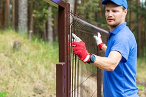 Fence Installer