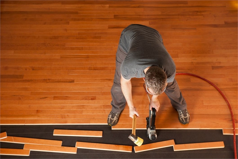 Hardwood Floor Layer